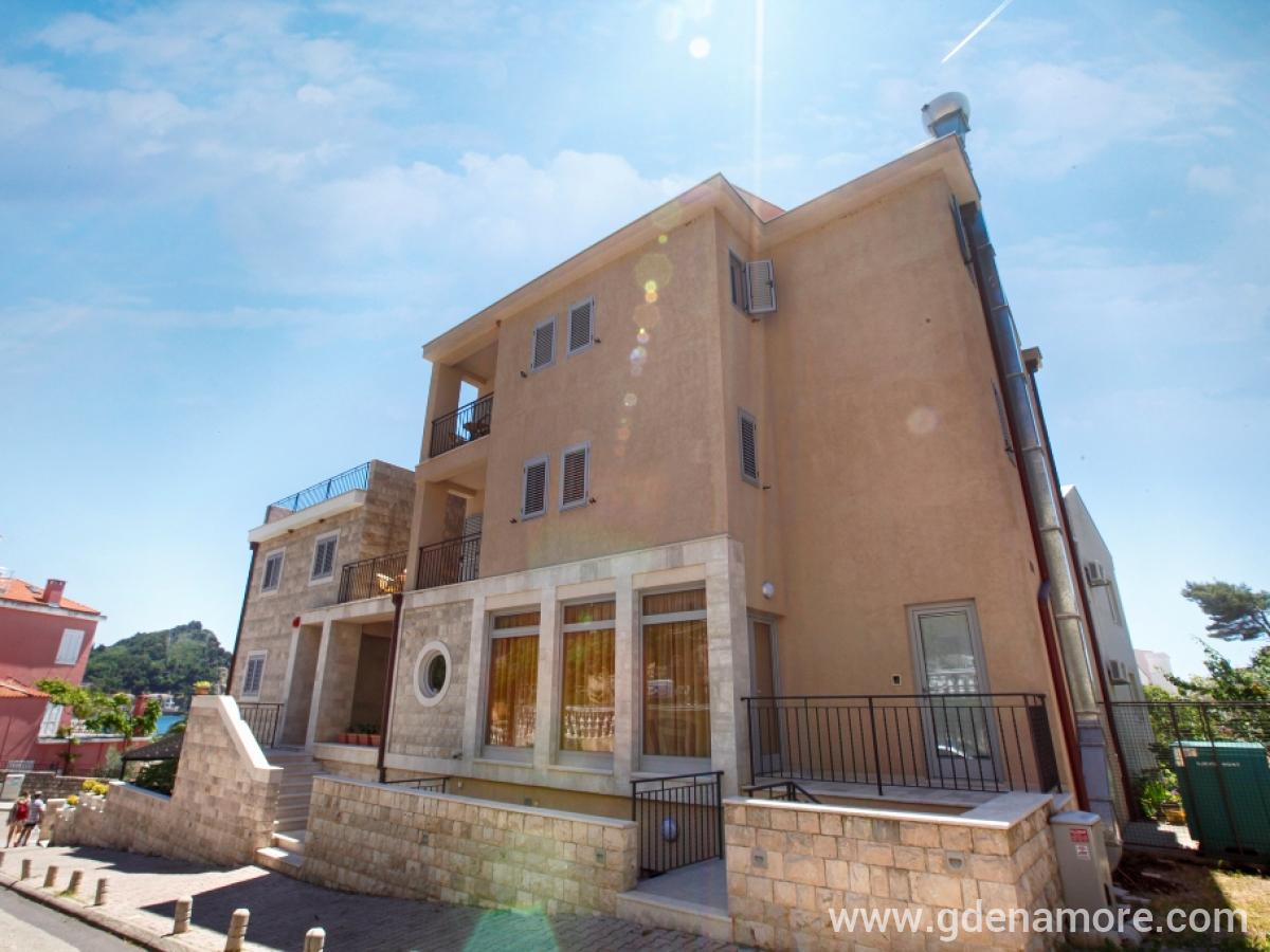 Apartmani i sobe M.U.N., privatni smeštaj u mestu Petrovac, Crna Gora